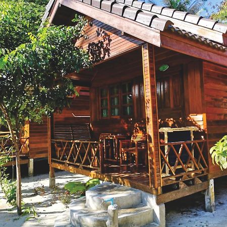 Chareena Beachside Koh Lipe Exterior foto